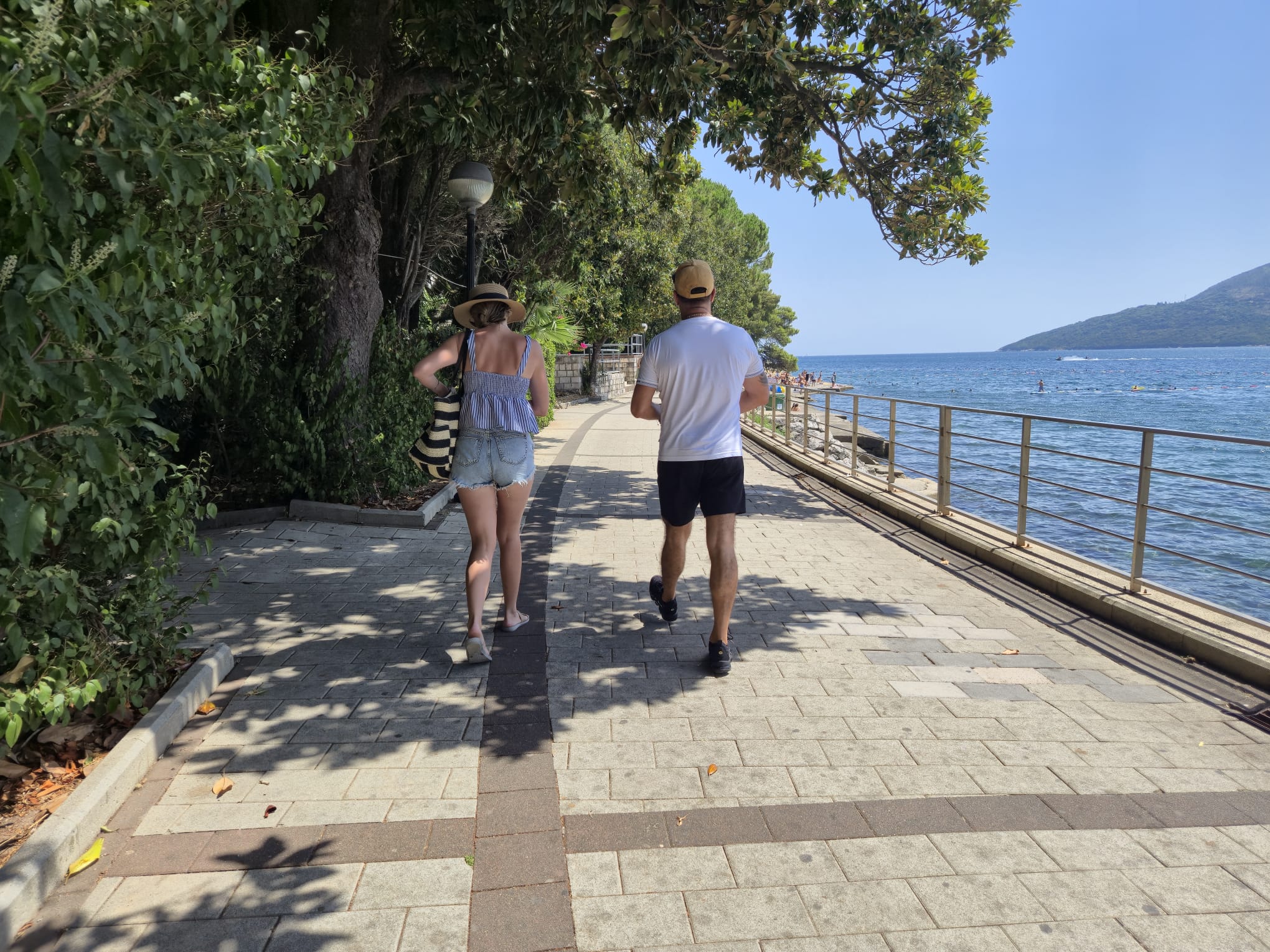 Posle priče o pucnjavi, uhvatili smo pevača u luksuznom restoranu (VIDEO) 6 IMG 20250725 WA0012