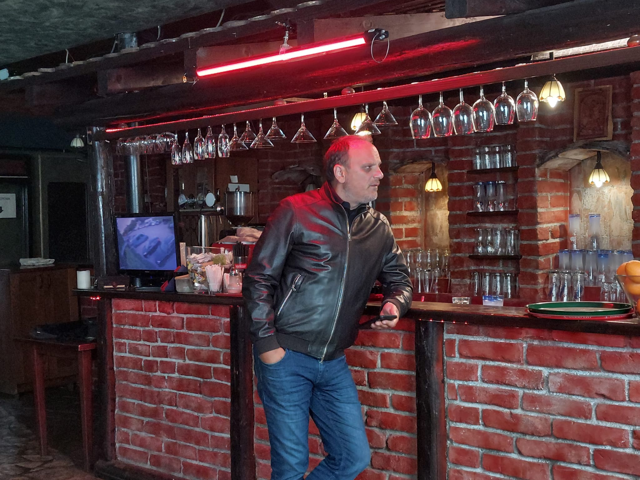Muzička saradnja koju niko nije očekivao: Pevač snimio trio sa kolegama, u spotu se našao proslavljeni glumac (VIDEO) 8 IMG 20250728 WA0015