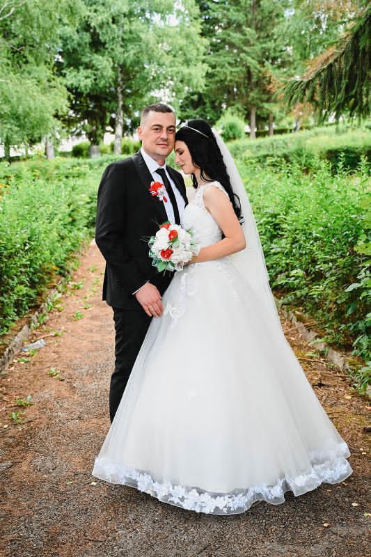 Bila je najmlađa zvezda Granda, a sada se udala: Milica Stanišić stala na ludi kamen sa 20 godina starijim izabranikom 5 IMG 20250729 135431 921 1