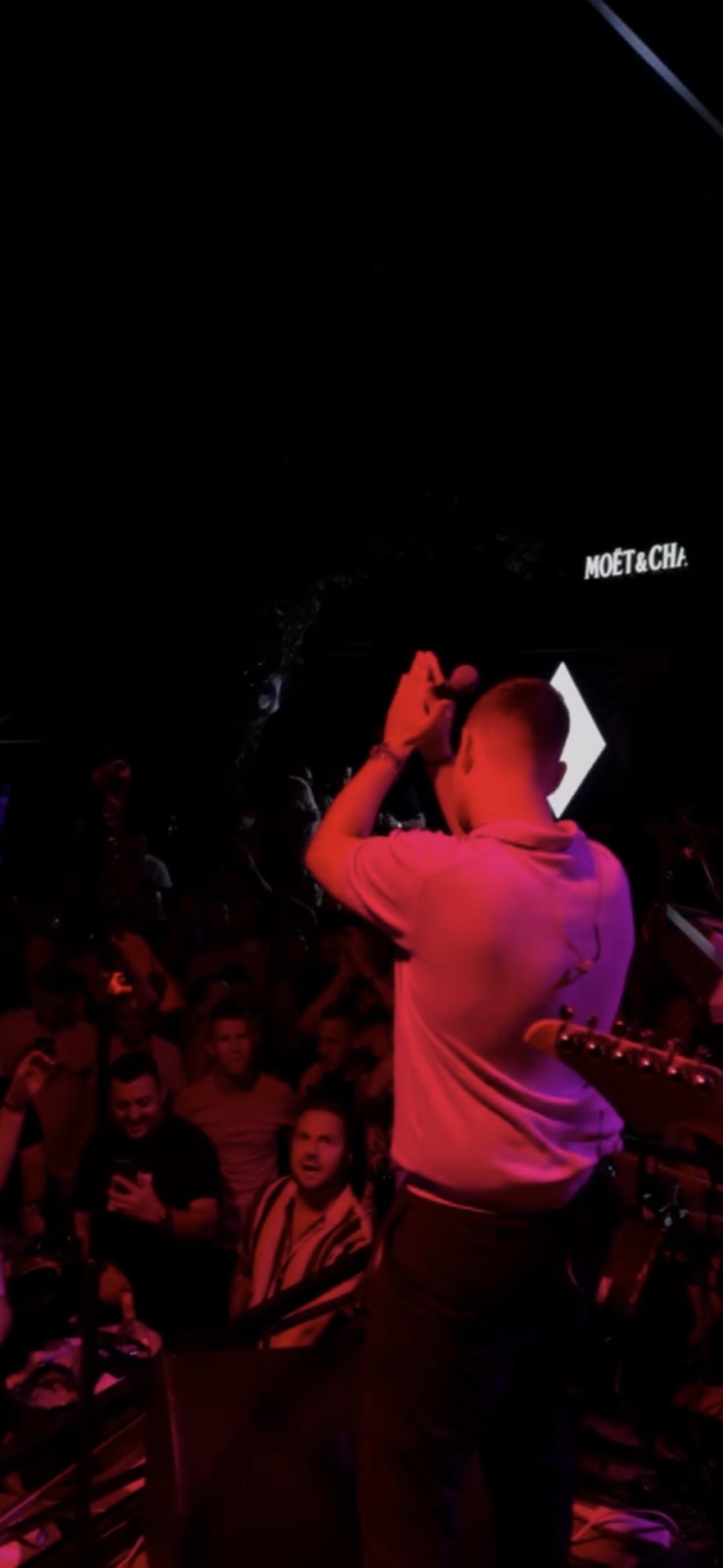 Šok na nastupu Uroša Živkovića: Nestala struja, on diriguje, a publika peva u glas (VIDEO) 5 IMG 5514
