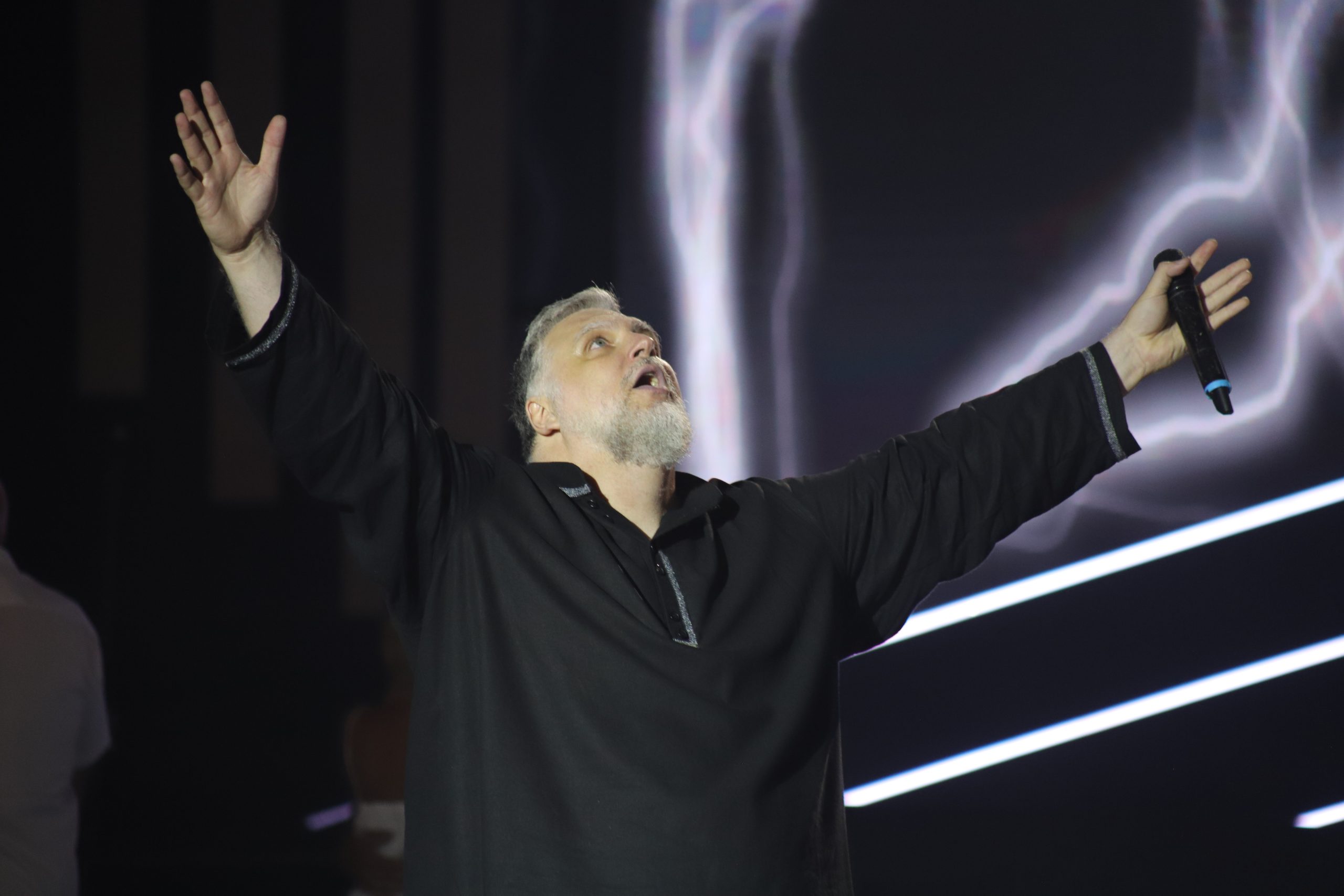 Marko Janković Blek uživao sa porodicom na letovanju, susret s morem predvideo do detalja (FOTO) 7 MARKO JANKOVIC 5