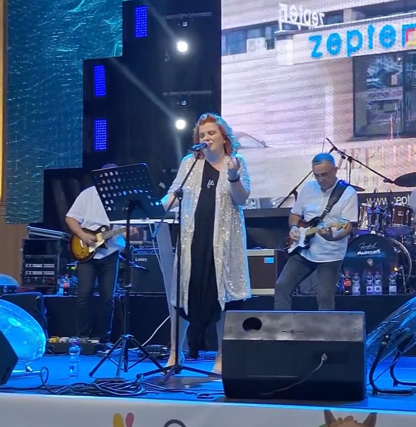 Maja Marinković preplavljena emocijama, ovo će pamtiti dok je živa: "Hvala vam na ljubavi i čudesnoj noći" 5 Maja Marinkovic 1