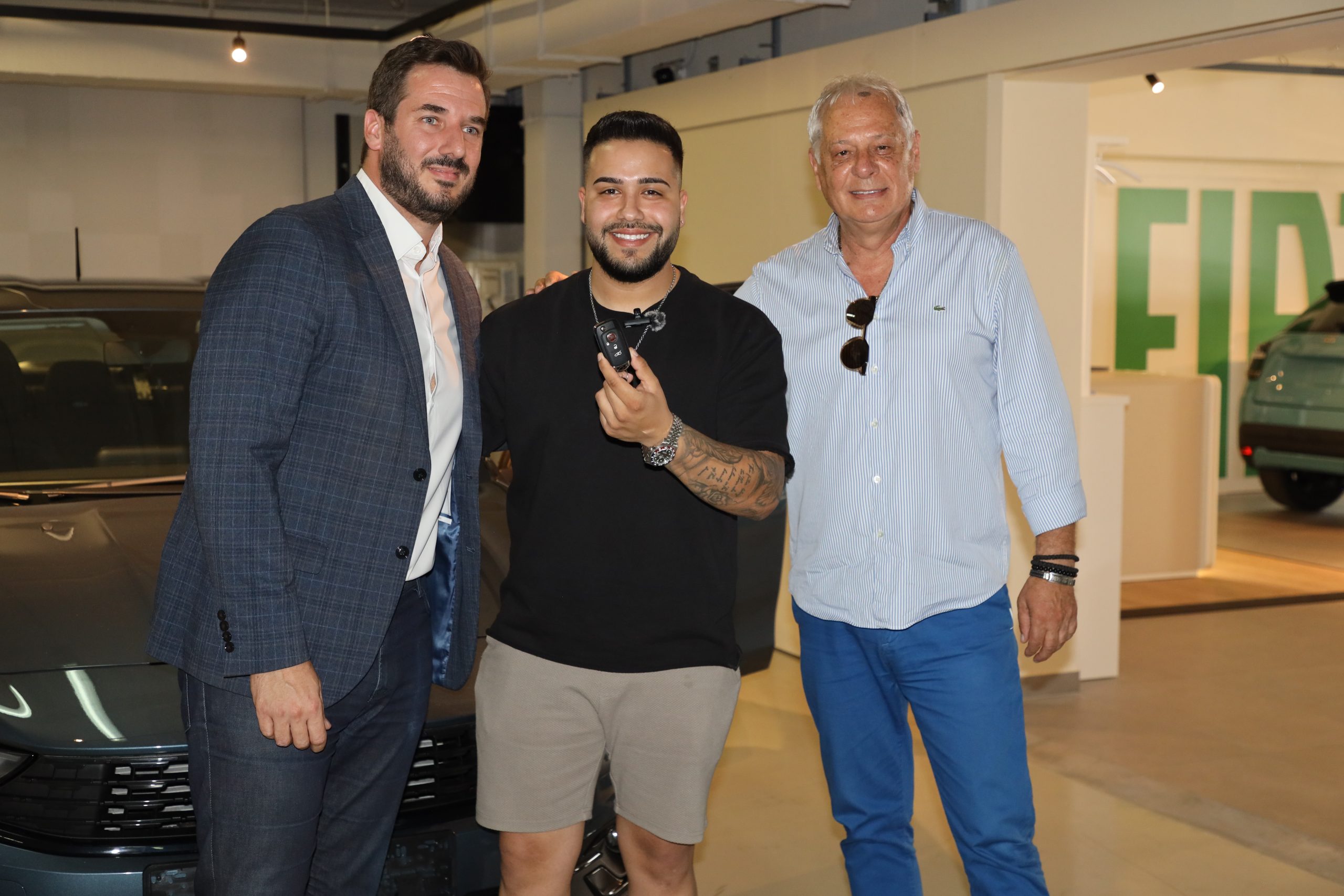 Nikola Stanišić provozao automobil: "Nisam svestan šta mi se dešava, prvi put ulazim u nov auto" VIDEO 10 NIKOLA STANISIC FOTO Z.K 8