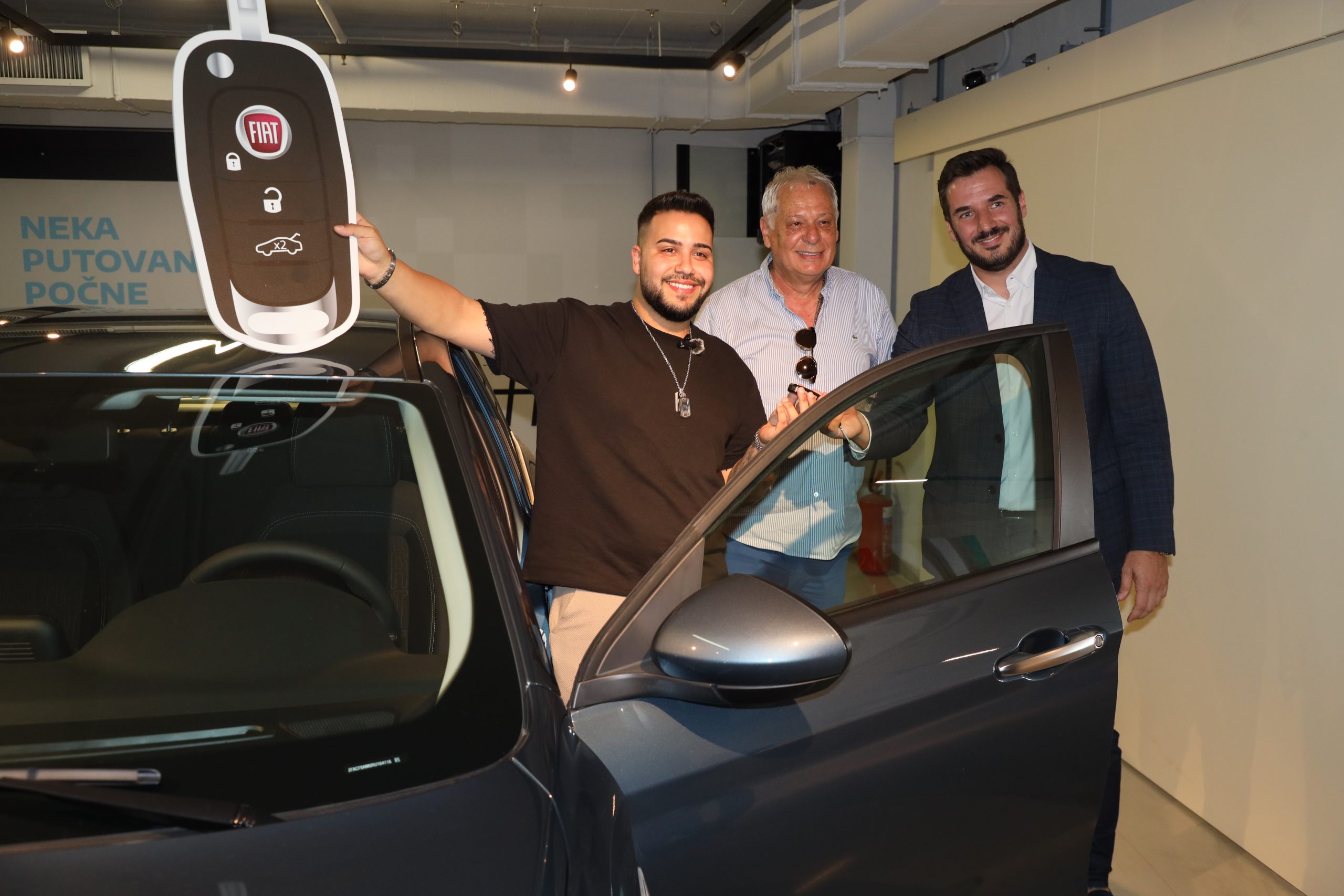 Nikola Stanišić provozao automobil: "Nisam svestan šta mi se dešava, prvi put ulazim u nov auto" VIDEO 11 NIKOLA STANISIC FOTO Z.K 9