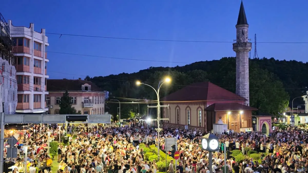 15.000 ljudi dočekalo vicešampiona Zvezda Granda: Viki, Taške i finalisti u gostima kod Elvisa Mešinovića FOTO 7 PHOTO 2025 07 19 12 31 05 2
