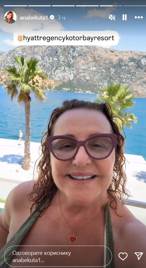 Ana Bekuta (65) u kupaćem i bez šminke: Pevačica pokazala prirodnu lepotu dok uživa u Crnoj Gori (FOTO) 7 Screenshot 2025 07 11 175233