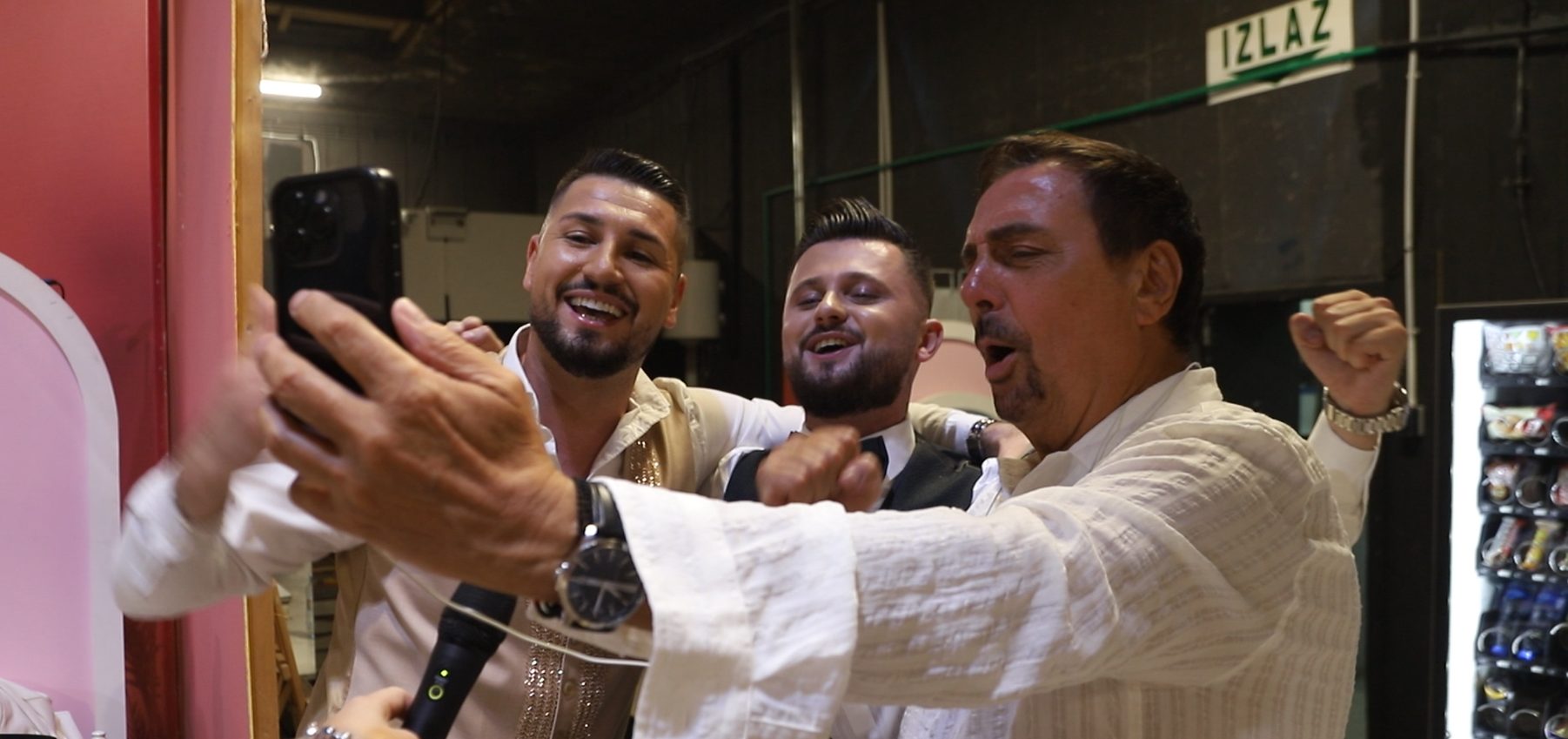 Ovo niste videli na TV-u u toku finala ZG: Keba, Elvis i Ahmed razdrmali bekstejdž: "Idemo na after" VIDEO 6 Screenshot 2025 07 16 151119
