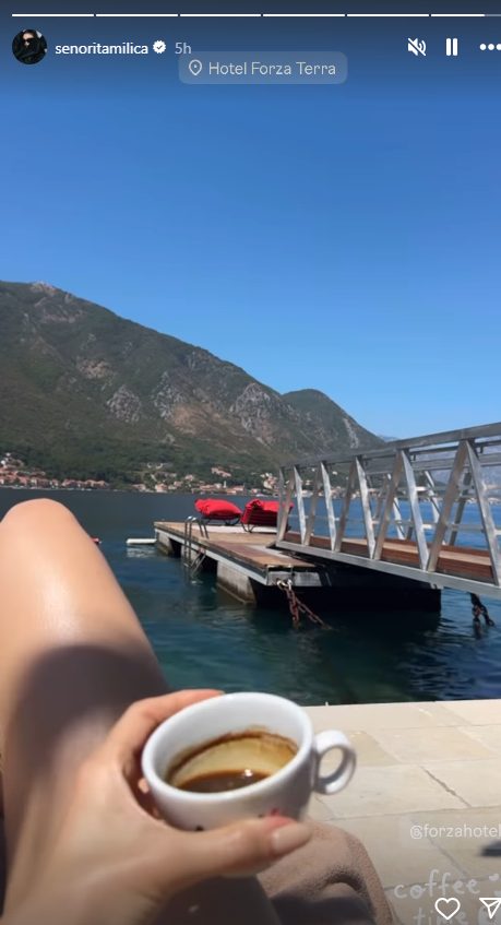 Milica Pavlović na plaži bez šminke: Preplanulo telo, a jedan detalj je svima zapao za oko FOTO 7 Screenshot 2025 07 21 170917