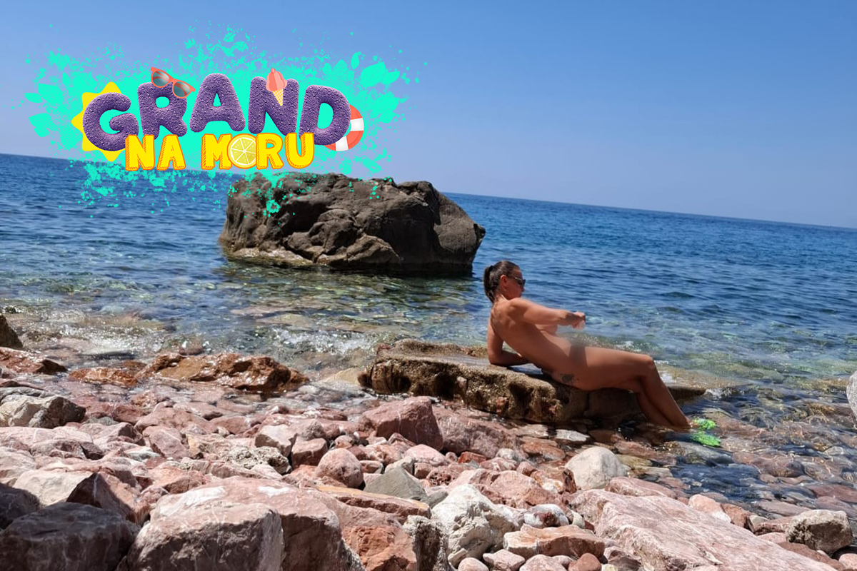 EKSKLUZIVNO Povukla se iz javnosti, a sad smo je uhvatili golu na plaži (FOTO 18+) 9 branka blek rouz gola u crnoj gori