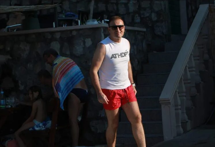Naš pevač ima vilu u Crnoj Gori, komšije otkrile šta radi u dvorištu 6 goran vukosic 2