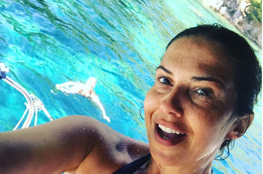 Nataša Ninković (52) objavila fotku u kupaćem, pljušte komentari na račun njenog izgleda FOTO 7 gzu