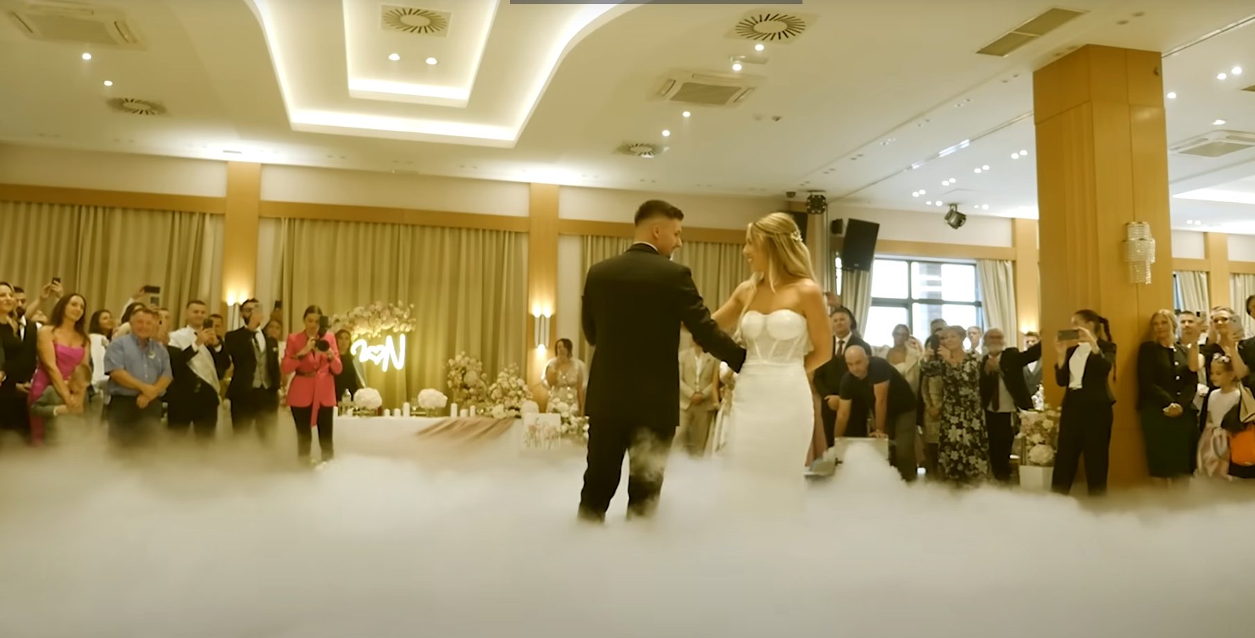 Majka napisala, otac otpevao: Pesma poznatog pevača posvećena ćerki rasplakala sve (VIDEO) 6 jovana perisic