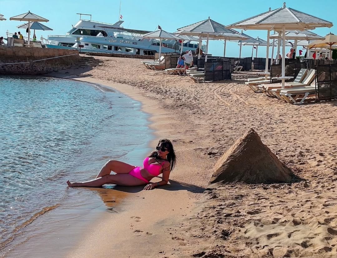 Puni 60, a izgleda kao praćka: Pevačica iz Nikad nije kasno zavela sve na plaži 8 natasa kuzmanovic 2