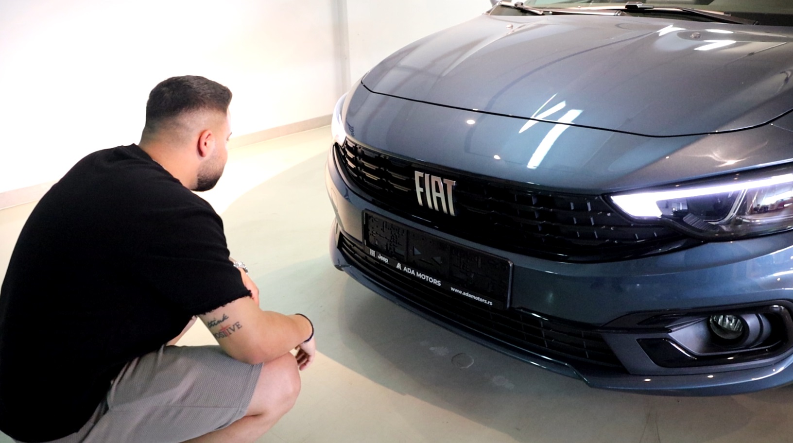 Nikola Stanišić zapevao od sreće zbog novog automobila: "Sa njim stižem za tri sata do Skoplja" VIDEO 6 nikola stanisic 1 1
