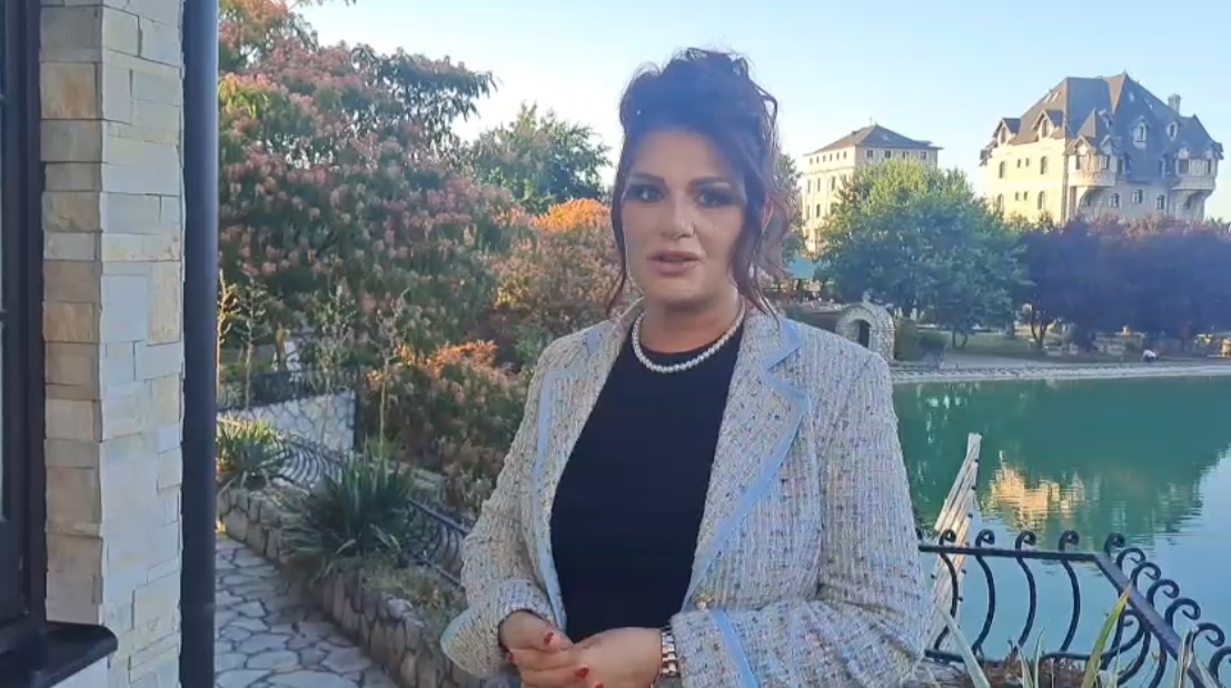 sanja maletic 33
