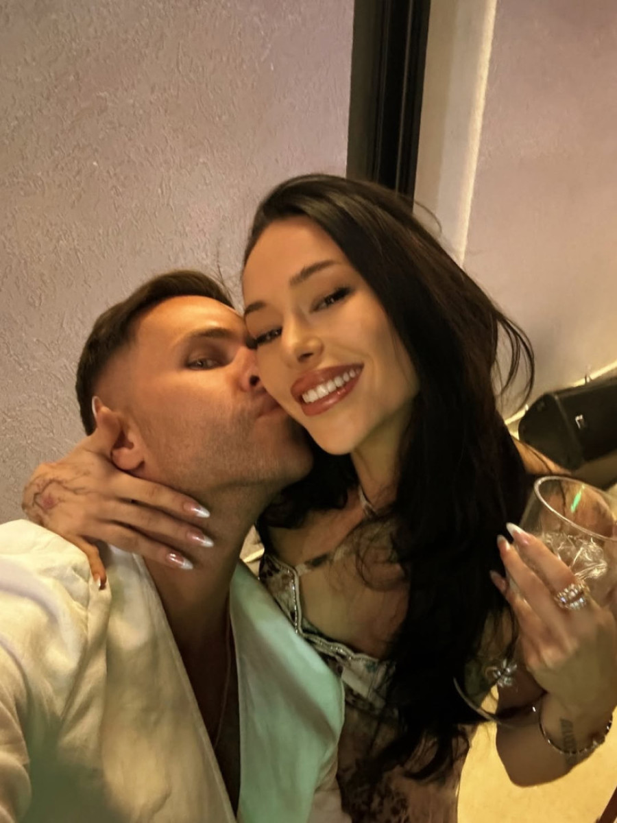 Mile Kitić se uselio u luksuznu vilu na Avali: Na slavlju okupio brojne pripadnike estrade FOTO 5 766723 elenin rodendan useljenje porodice kitic u njihov novi dom slike s martom jos cekamo o 1 iff