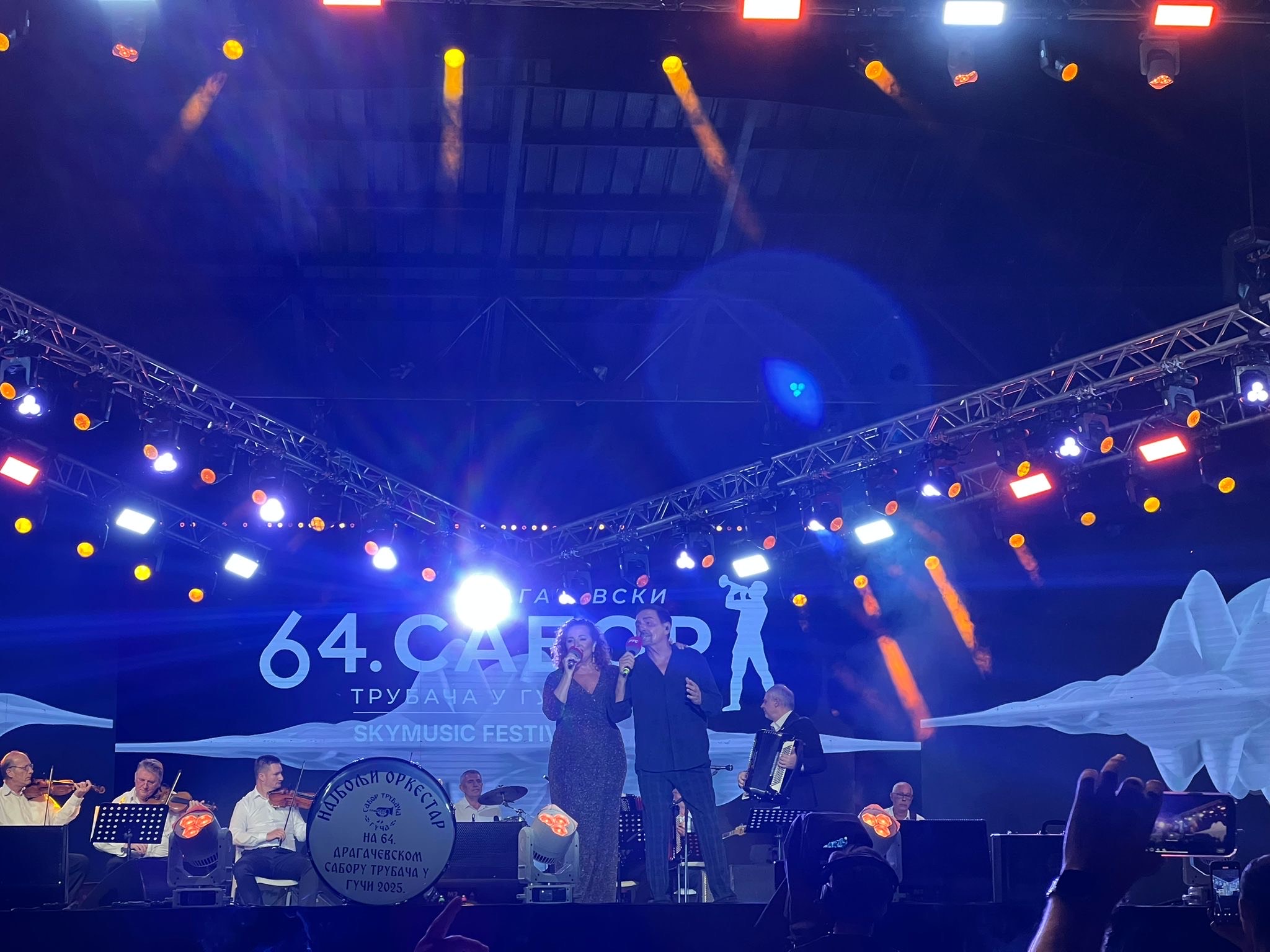 Ana Bekuta i Dragan Kojić Keba zapalili Guču: Posle 14 godina uživo izveli megahit VIDEO 6 9e94af45 0be0 4465 96a3 bff41856f2d2