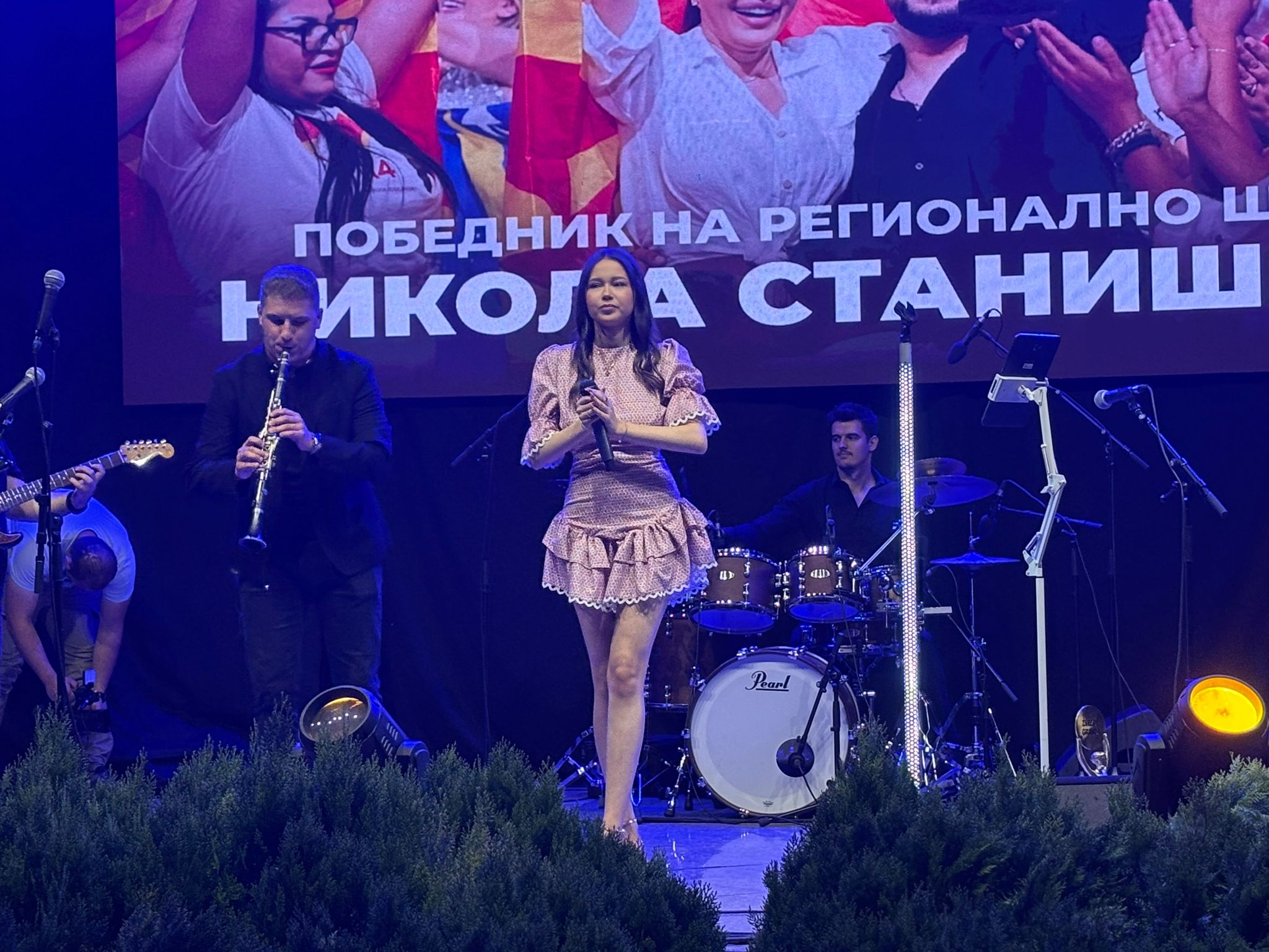 Beograđanka zapalila Skoplje: Na koncertu Nikole Stanišića publiku dovela do delirijuma, da li su po sredi samo "muzičke emocije"? VIDEO 6 IMG 20250826 WA0116