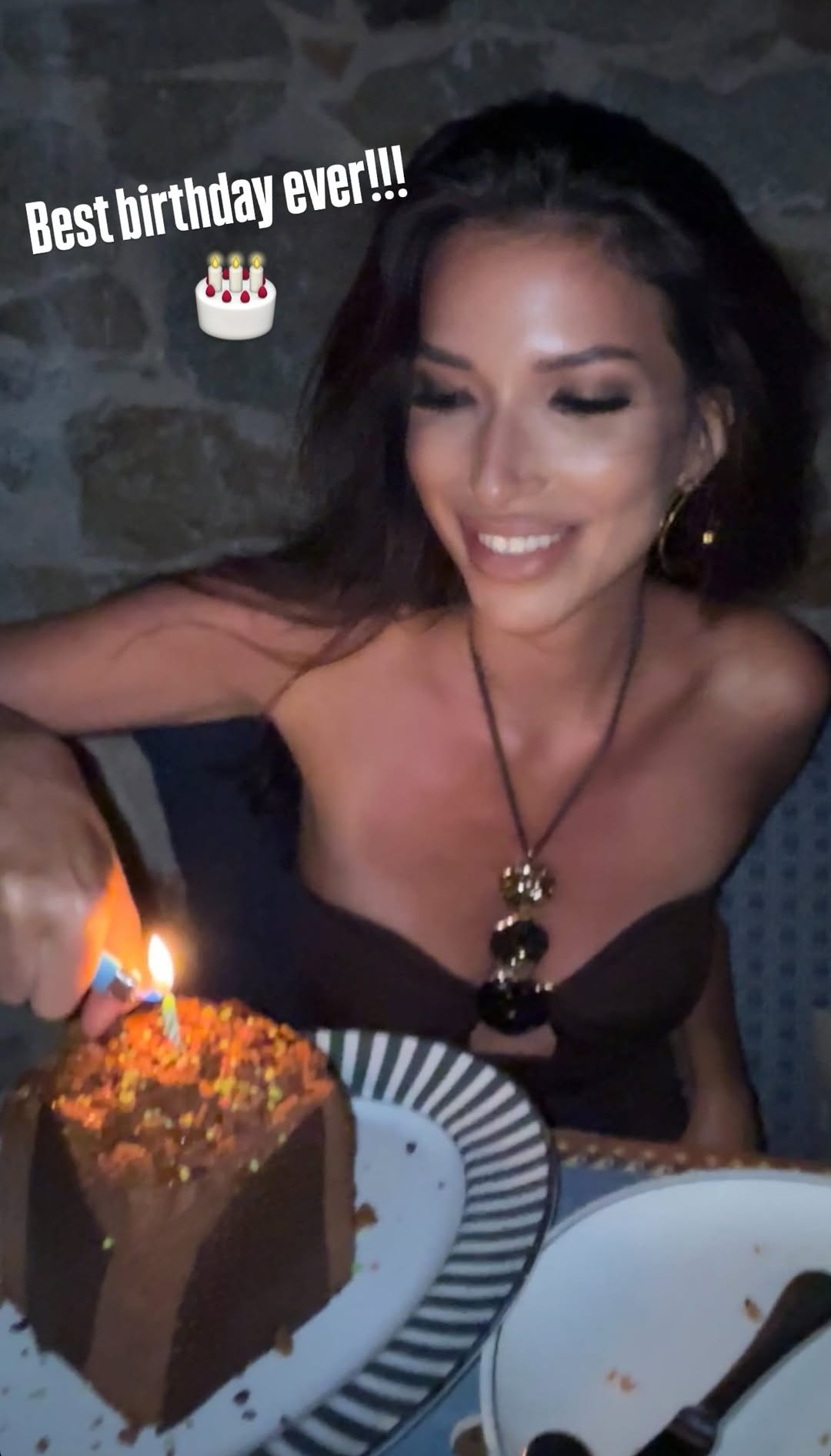 Ćerka Željka Joksimovića slavi na Mikonosu, otac joj priredio iznenađenje: "Najbolji rođendan ikada" FOTO 8 Mina Joksimovic 1