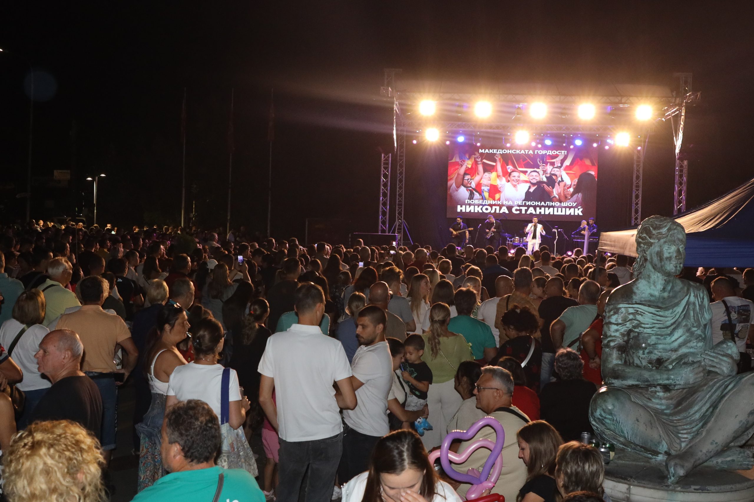 Spektakl kakav Makedonija ne pamti: Svi detalji pobedničkog koncerta Nikole Stanišića u Skoplju VIDEO 14 Nikola Stanisic koncert Skoplje 23