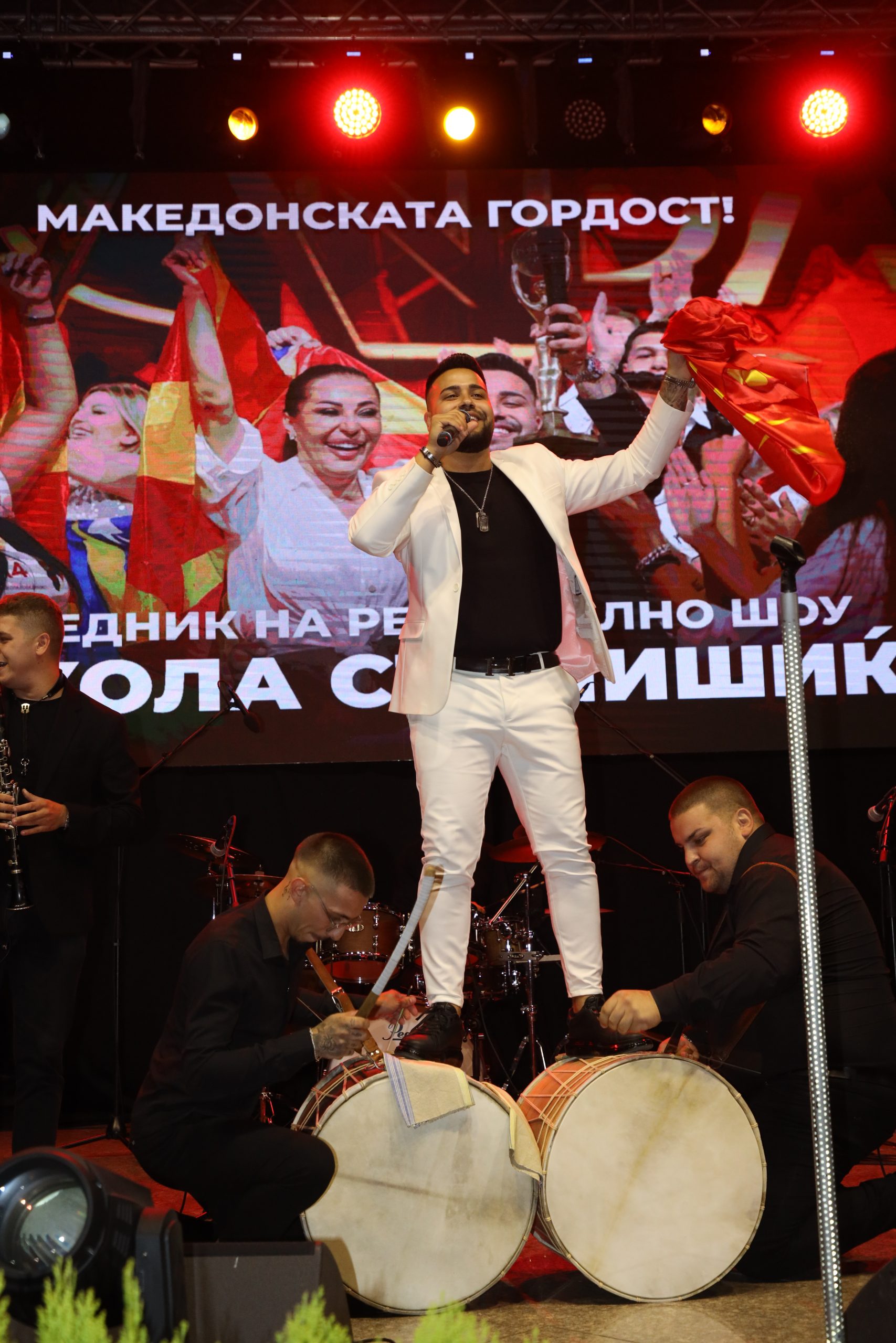 Spektakl kakav Makedonija ne pamti: Svi detalji pobedničkog koncerta Nikole Stanišića u Skoplju VIDEO 11 Nikola Stanisic koncert Skoplje 47