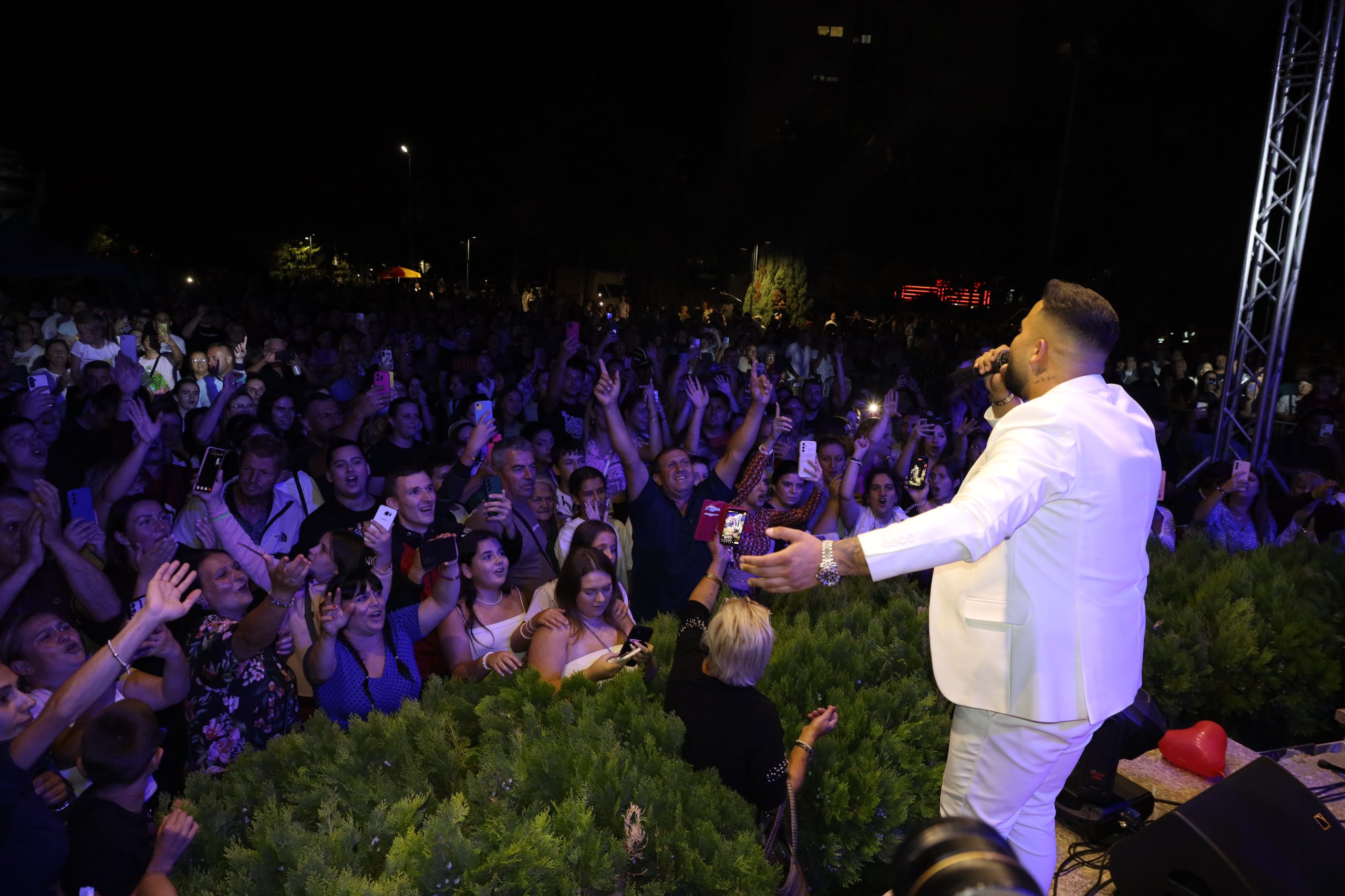 Spektakl kakav Makedonija ne pamti: Svi detalji pobedničkog koncerta Nikole Stanišića u Skoplju VIDEO 8 Nikola Stanisic koncert Skoplje 52