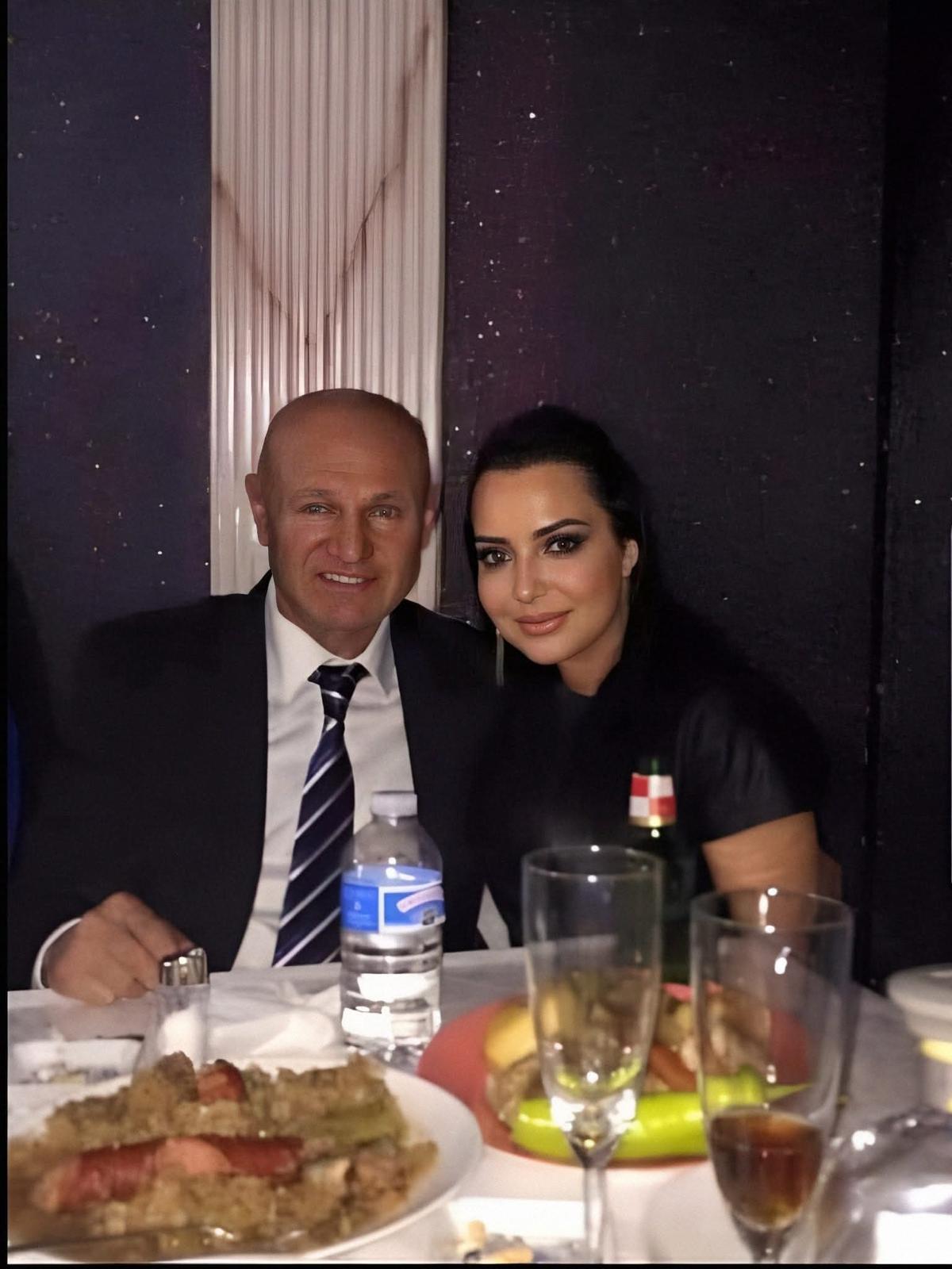 Da li se sećate ove pevačice? Zvezda "Južnog Vetra" danas osvaja ceo Balkan 14 PHOTO 2025 08 29 14 42 37 5