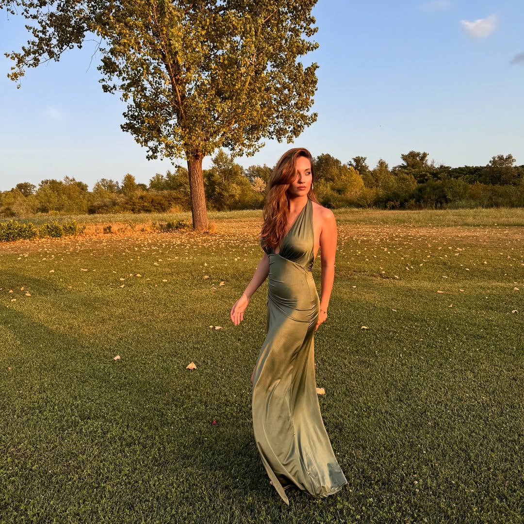 Kao da se nije ni porodila: Samo 3 meseca od dolaska bebe na svet, a pevačica izgleda kao milion dolara 6 SnapInsta.to 524236036 18521170360009200 3698405996048653505 n