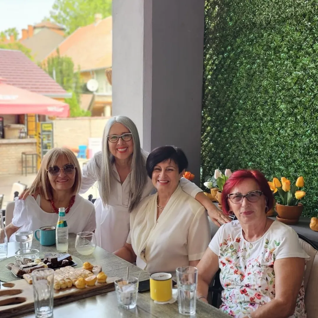 ''Mnogo godina pred nama'': Pevačica na pragu sedme decenije slavi život i izgleda bolje nego ikad 5 SnapInsta.to 527921076 18360658549155734 2212180996652713164 n