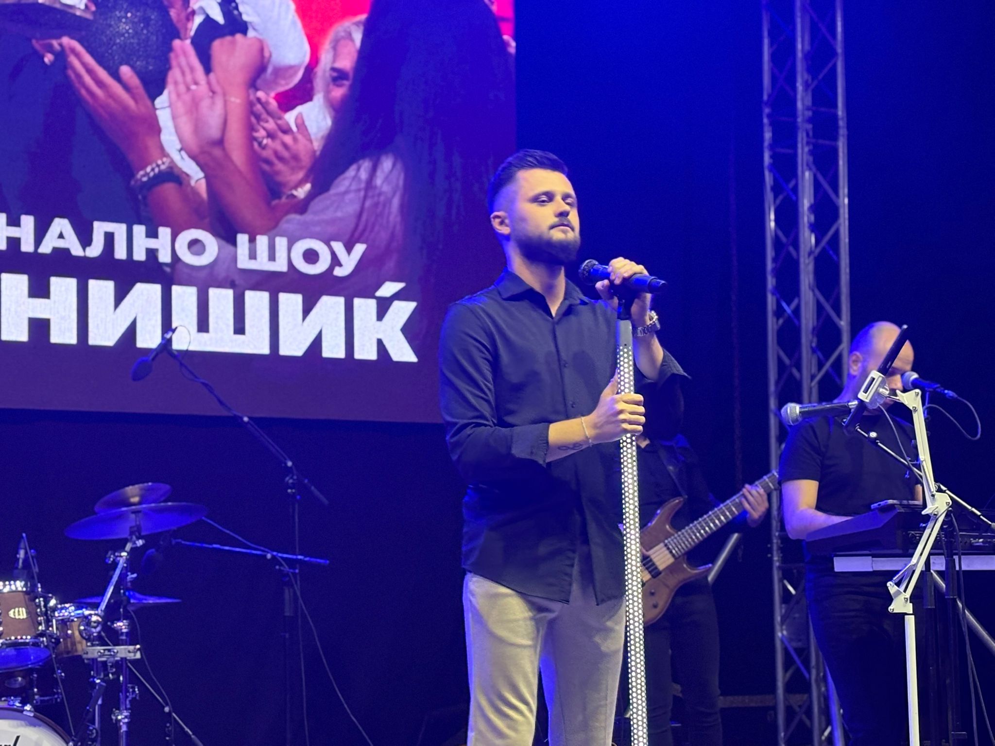 Kada su Ahmed Sejfić i Ferari izašli na scenu u Skoplju, na koncertu je nastao lom VIDEO 7 WhatsApp Image 2025 08 26 at 21.32.17