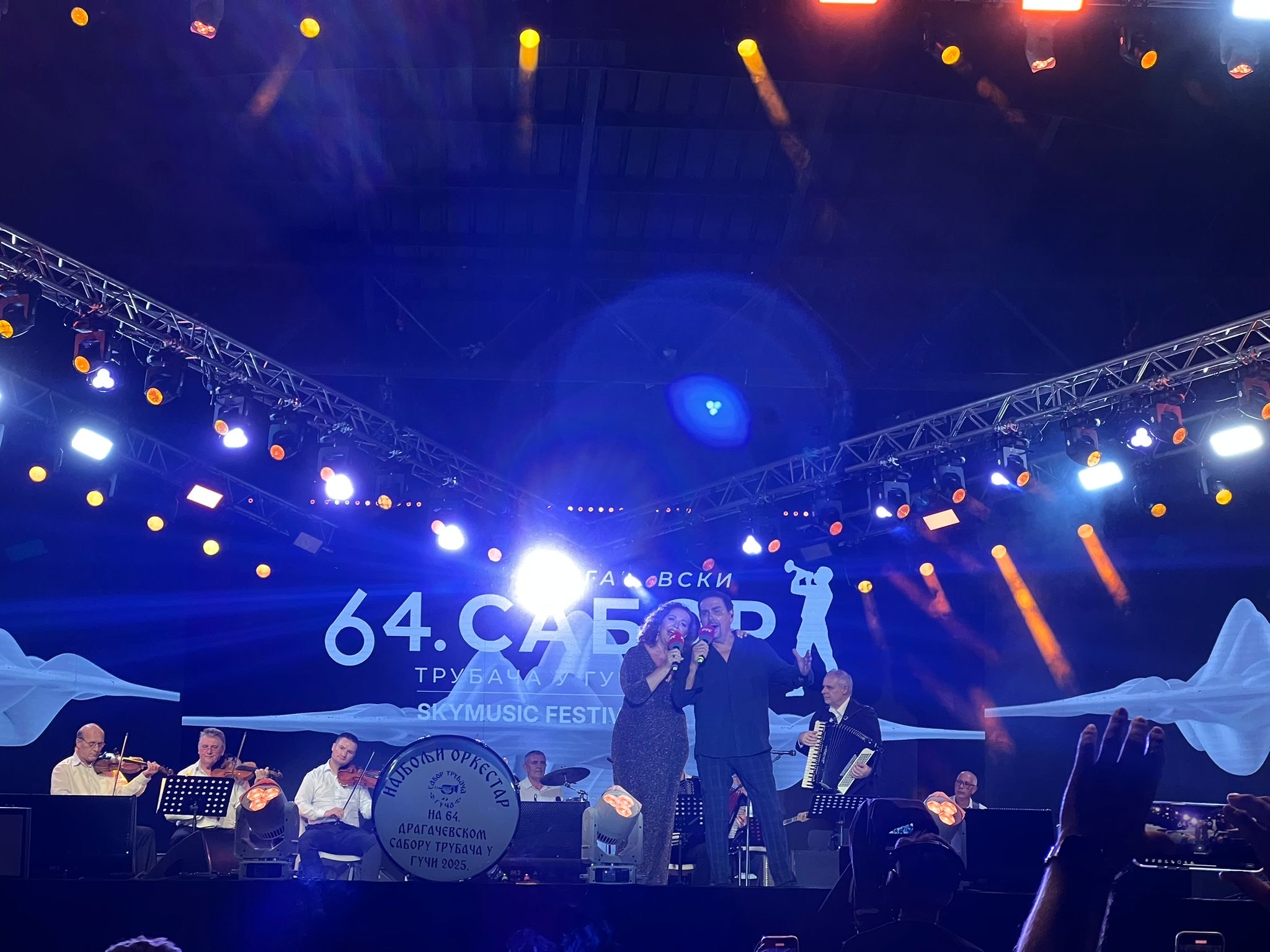 Ana Bekuta i Dragan Kojić Keba zapalili Guču: Posle 14 godina uživo izveli megahit VIDEO 7 bb4f9baf 6059 44df b4ed 80eaf76d85d9
