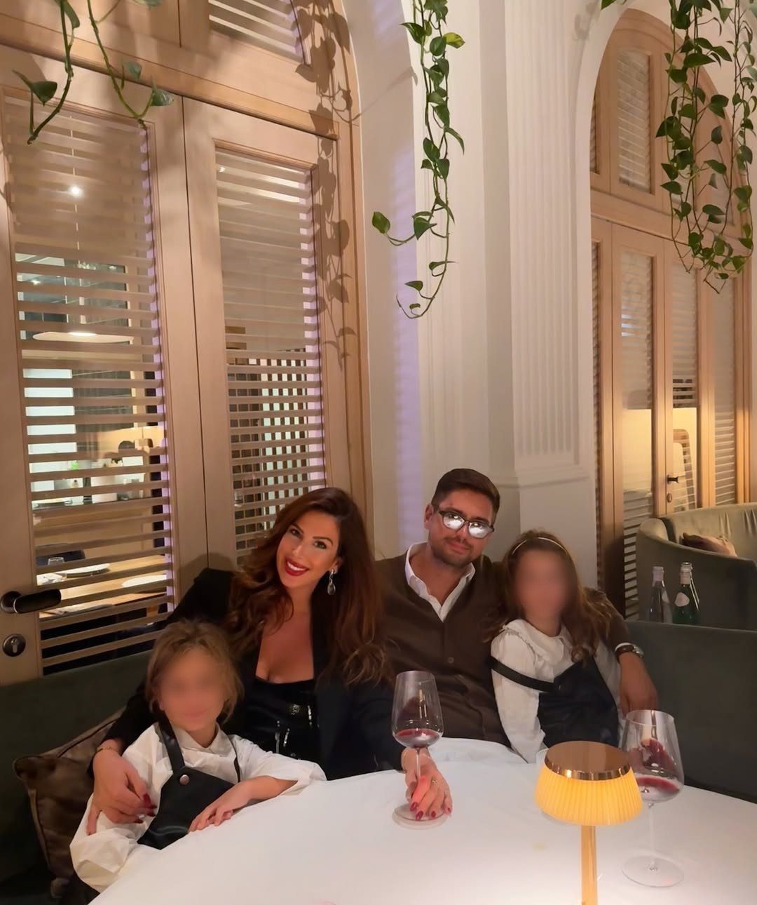 ''Možda je samo skliznuo...'': Ena Popov otvoreno o opraštanju prevare u braku 8 ena popov porodica