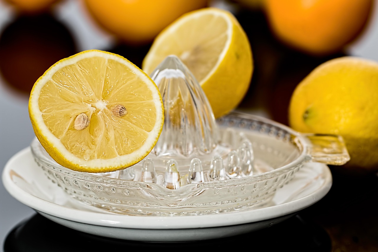 Evo zašto je dobro da pred spavanje stavite limun pored kreveta 7 lemon squeezer 609273 1280