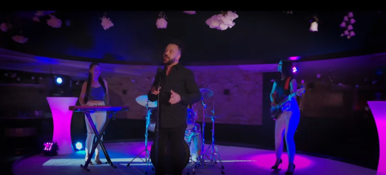 Mirza Delić obradovao publiku pravim hitom, "Savršena" nikoga ne ostavlja ravnodušnim VIDEO 7 mirza delic 1
