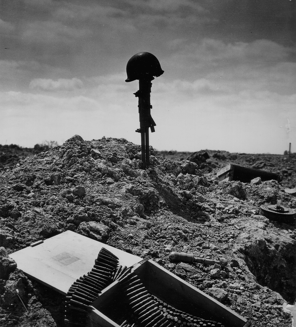 soldiers grave 67510 1280