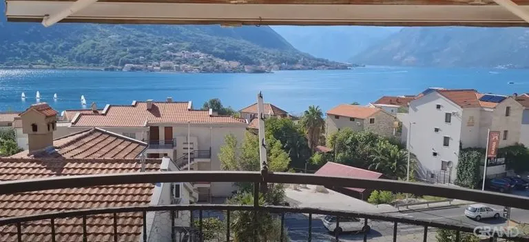 Luksuzni stan zvezde Granda sa pogledom na Kotor oduzima dah (VIDEO) 8 terasa2