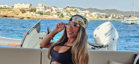 Emotivna ispovest poznate pevačice: Otac ju je šišao na ćelavo, a majku i danas spominje sa suzama u očima 6 Screenshot 2025 09 16 153030