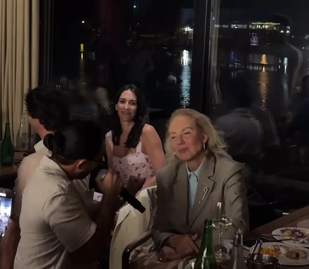 Otkrivamo ko je pevao na proslavi rođenja Prijine ćerke: Brena se raznežila čim je on pustio glas VIDEO 5 Screenshot 20250904 100636 Instagram