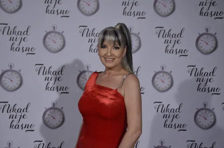 Zaludela je gledaoce i dobila titulu "najseksi bake": Da li se sećate ove takmičarke iz Nikad nije kasno? 7 image 15 2