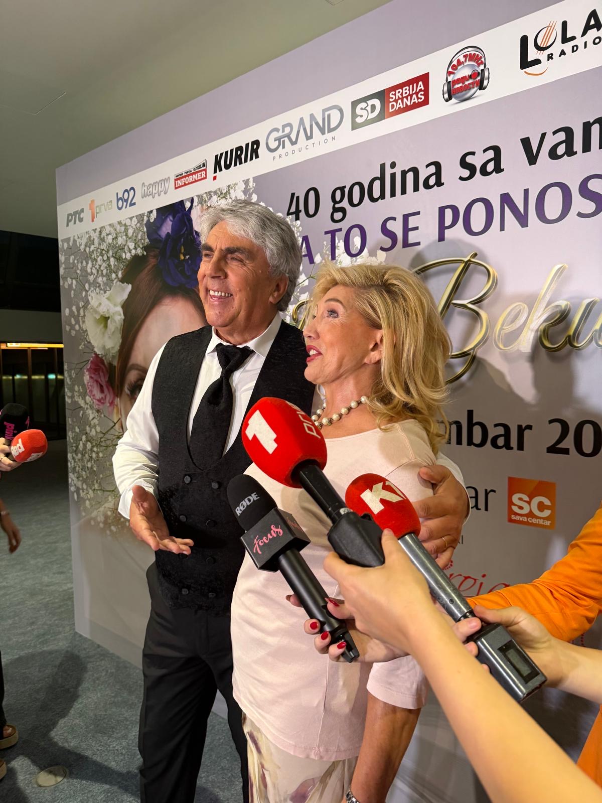 Poznati u prvom redu na Bekutinom koncertu, najveću pažnju izazvao dolazak Tamare Vučić FOTO 5 image00010