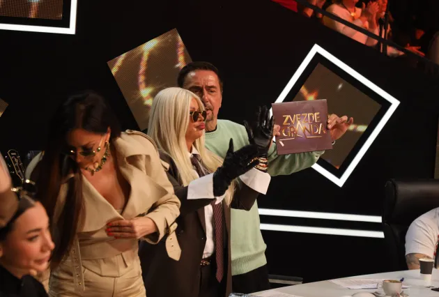 Kandidat podigao ceo žiri na noge, Ceca i Mili pali jedno drugom u zagrljaj (VIDEO) 8 0A0A1012