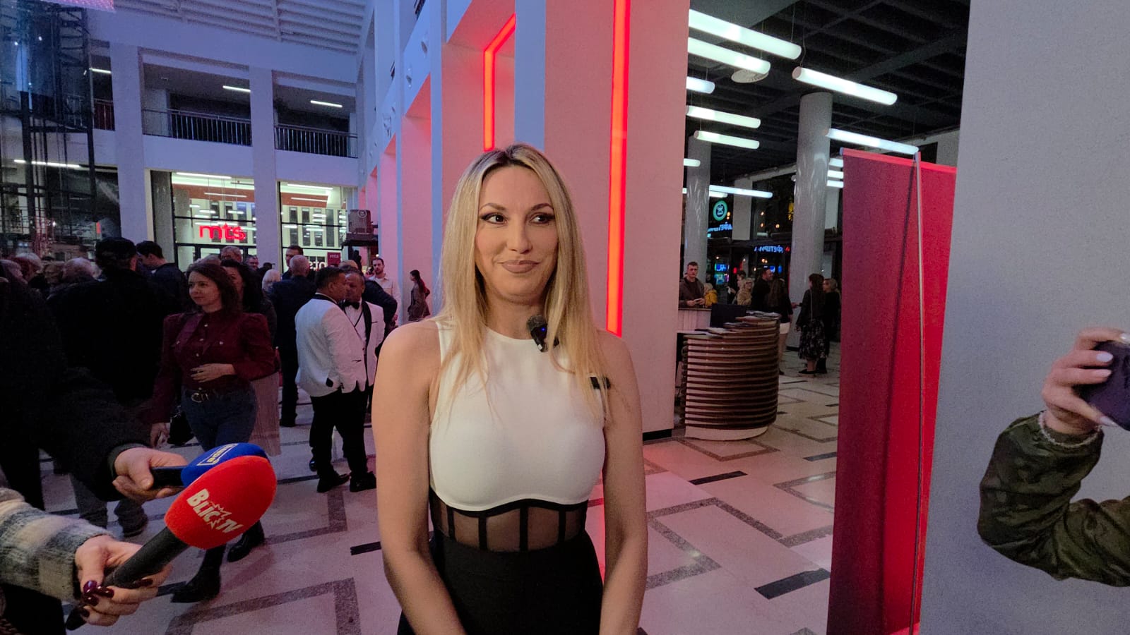 Rada Manojlović poručila: "Prvo dete, pa svadba" VIDEO 6 1760642687889