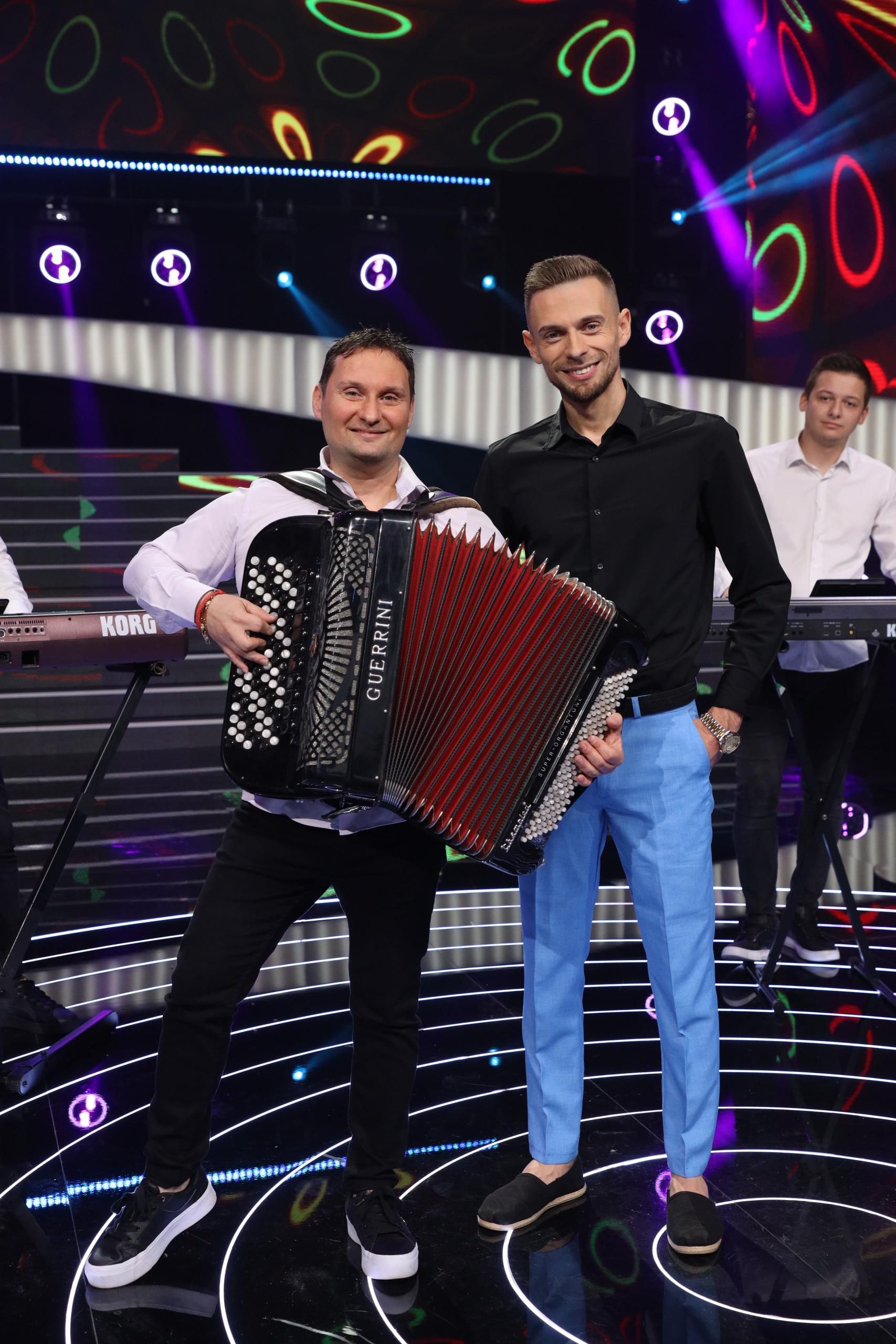 Premijerno: Aladin Pehić objavio pesmu koja nosi moćnu poruku VIDEO 6 1761390366458