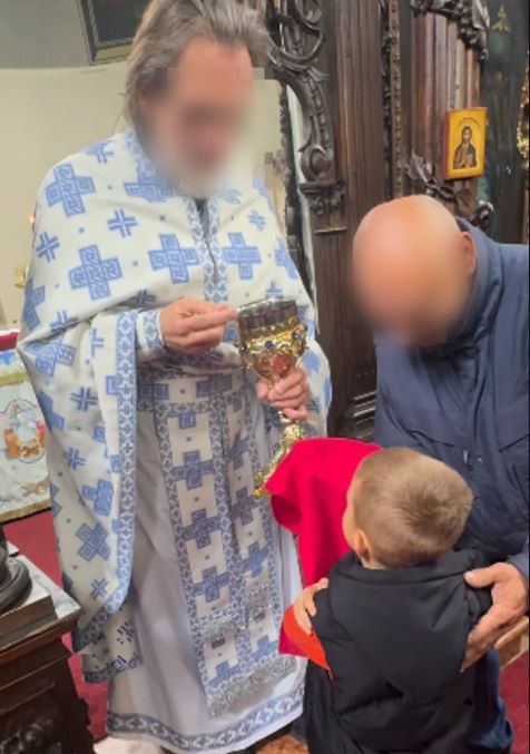 Veljko i Bogdana sa sinovima poranili da se pričeste, mali Željko sve oduševio u crkvi: "Slava Bogu" 7 Capture 1 1
