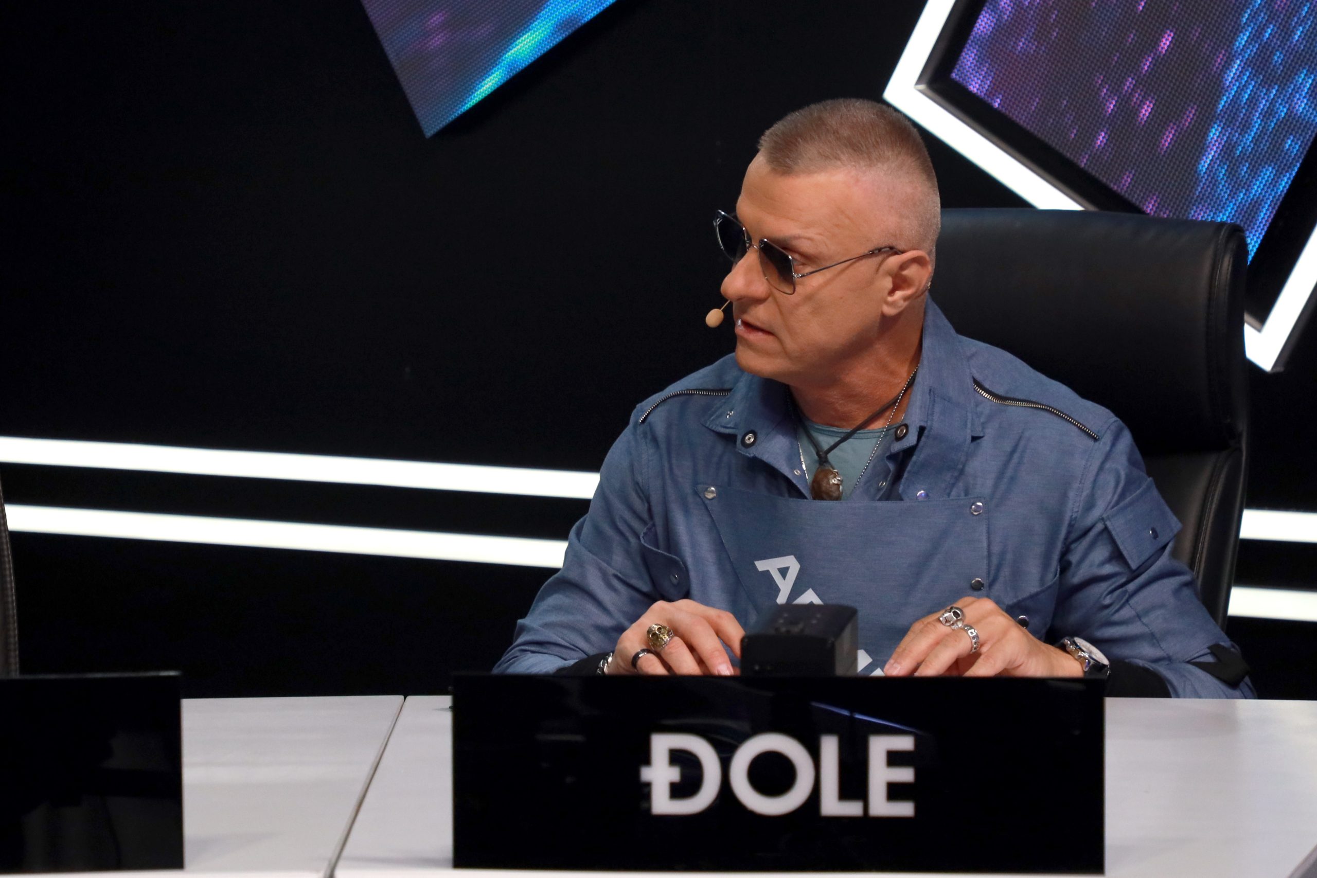 Da li je ovo mantil ili haljina? Đorđe David zbunio stajlingom u Zvezdama Granda, dole helanke, a gore... 5 DJORDJE DAVID ZG SNIMANJE 23092025 FOTO MUNJA 37 okok