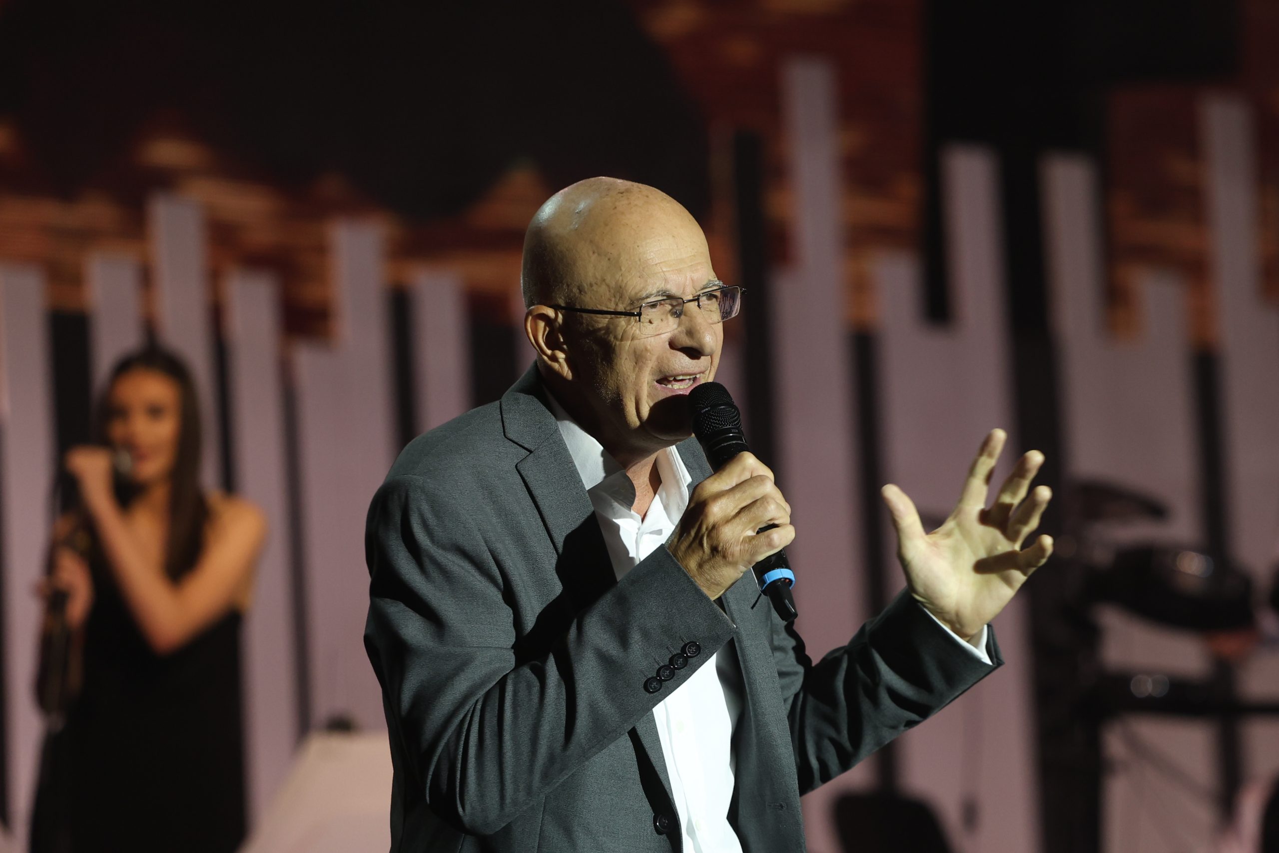 Mugdin Nuhanović ostvaruje muzički san u 68. godini: "Imate stari šarm" 4 E08A4514