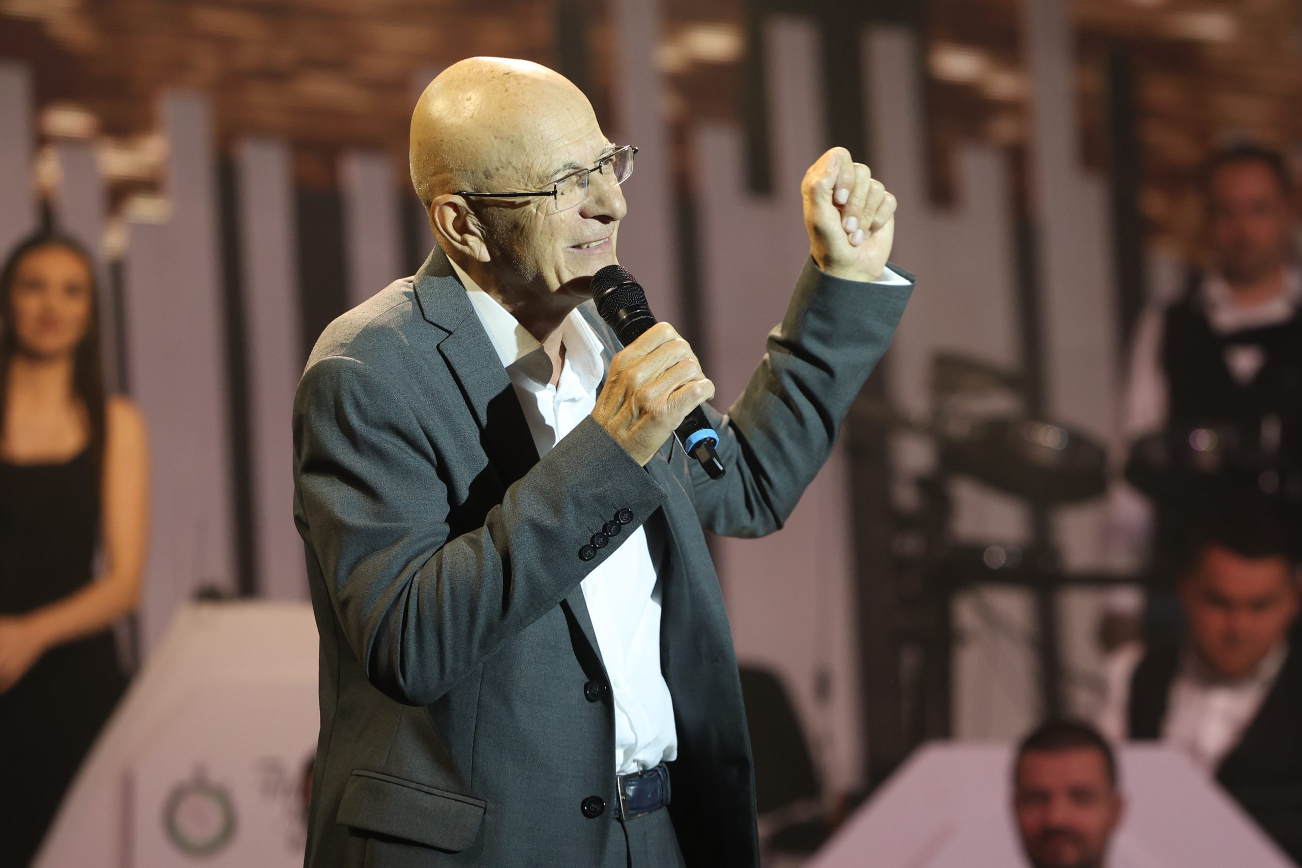 Mugdin Nuhanović ostvaruje muzički san u 68. godini: "Imate stari šarm" 5 E08A4524