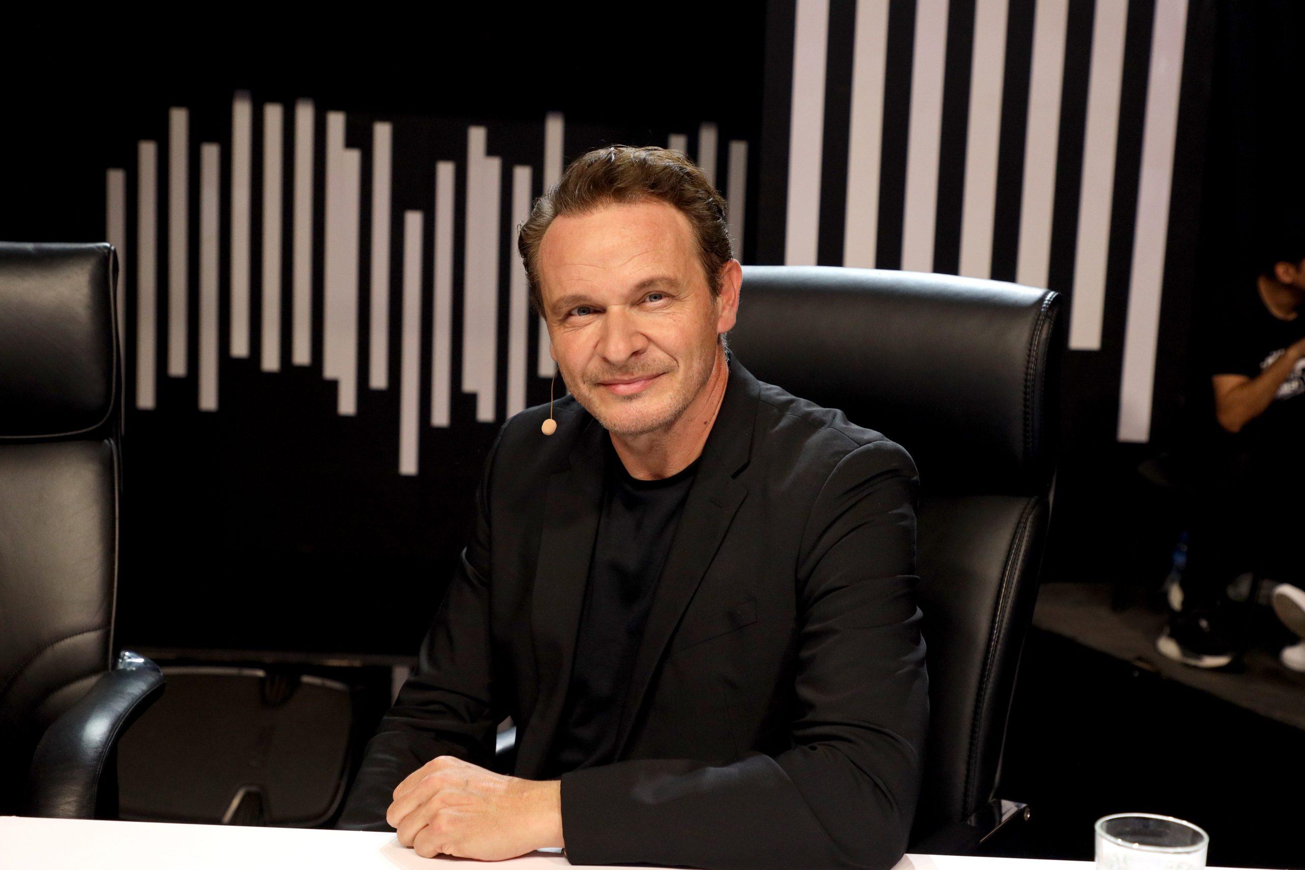 Enis Bešlagić je u jednoj stvari pravi maher, ali ne želi to više da radi: "Rekao sam da znam i više neću" VIDEO 8 ENIS BESLAGIC NNK SNIMANJE 08102025 FOTO MUNJA 28 ok