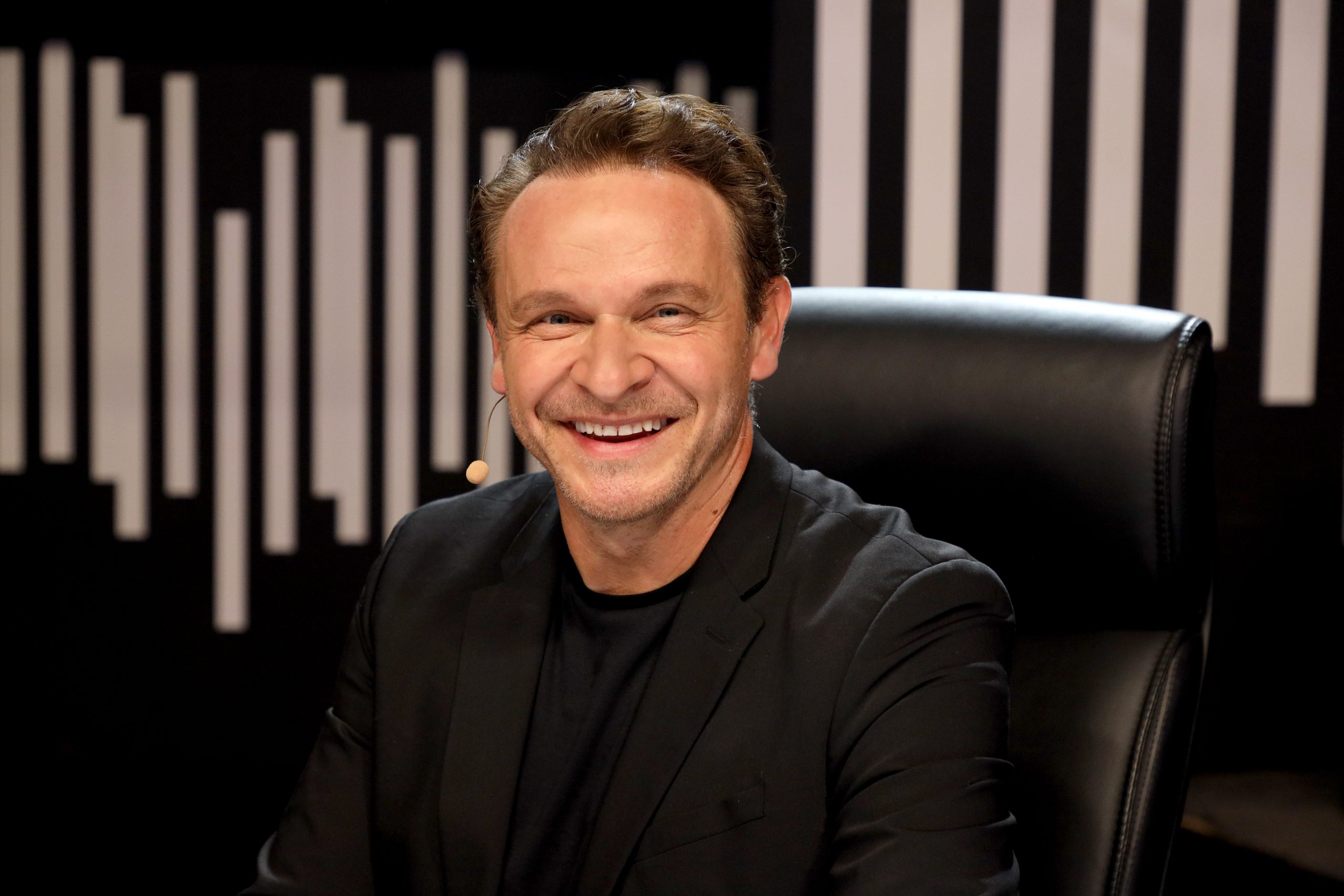 Enis Bešlagić je u jednoj stvari pravi maher, ali ne želi to više da radi: "Rekao sam da znam i više neću" VIDEO 6 ENIS BESLAGIC NNK SNIMANJE 08102025 FOTO MUNJA 35 ok