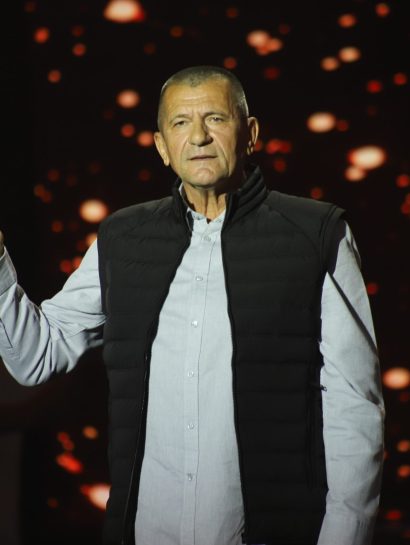 Milan Pavić poklonio ružu supruzi, a potom progovorio o kocki i teoriji zavere: "Istinu ne zna niko" 22 IMG 3013